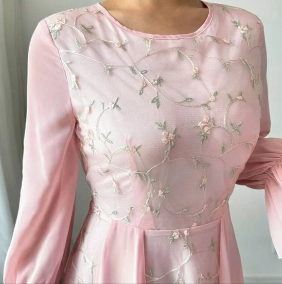 Vintage Modelyn Mesh Embroidered Patchwork Chiffon Flare Sleeve Dress For Women - Picture 2 of 8